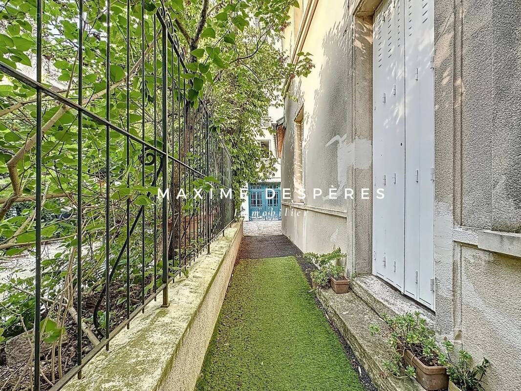 Appartement à NEUILLY-SUR-SEINE