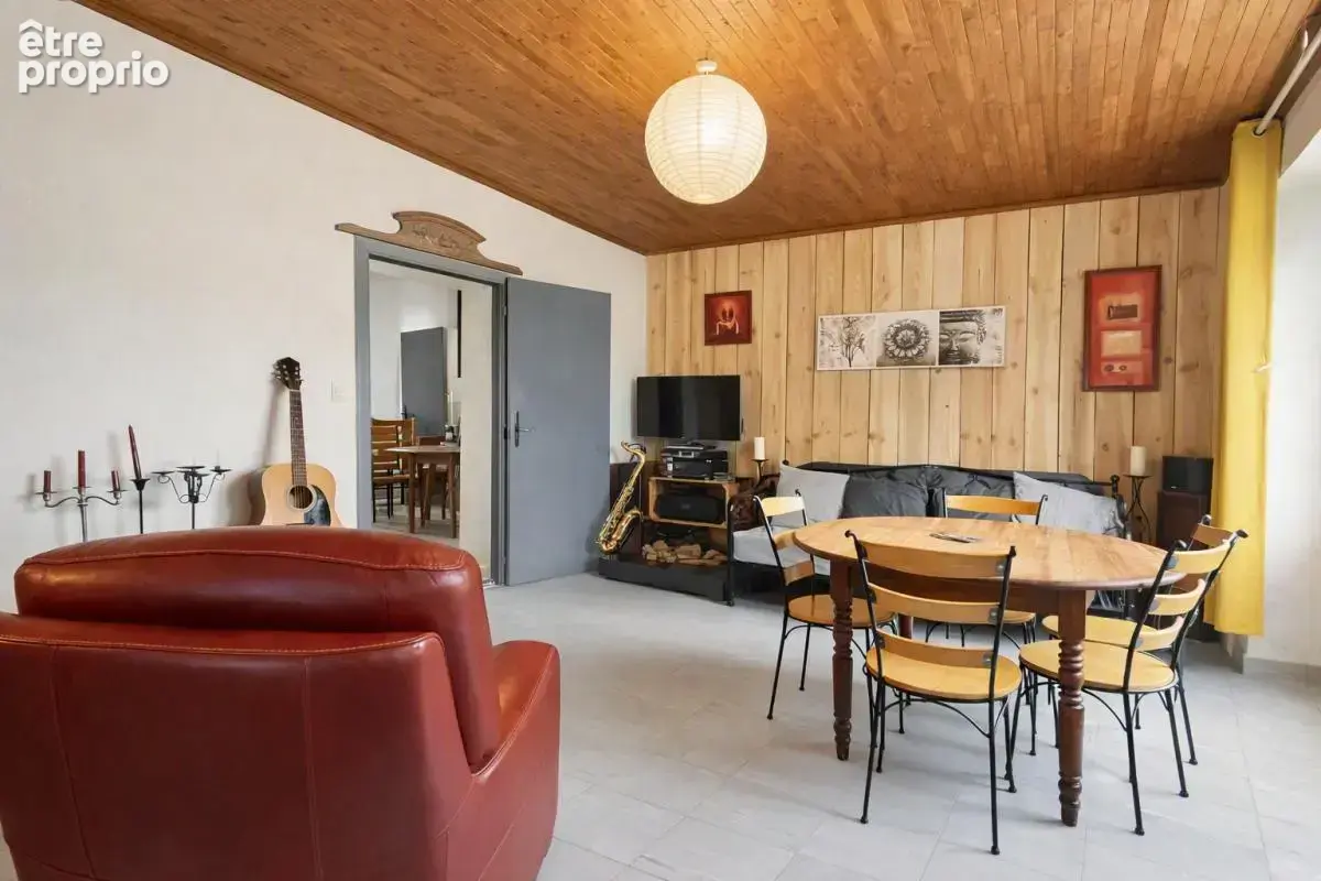 Dégagnac (46340): Maison en pierre du 19e siècle, 4 pièces, 2 chambres, garage, terrain 637?m² - photo 5
