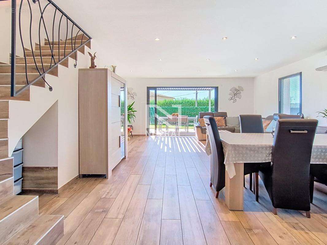 Maison à MONTAUROUX