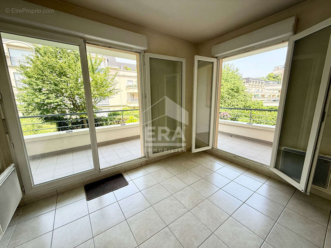Appartement à EMERAINVILLE
