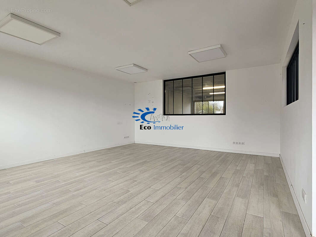 Commerce à SAINT-VIVIEN