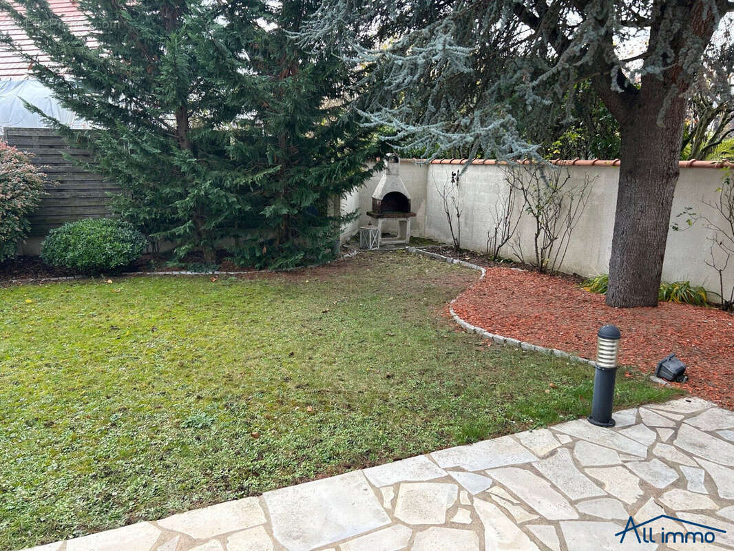 Maison à SAINT-MAUR-DES-FOSSES