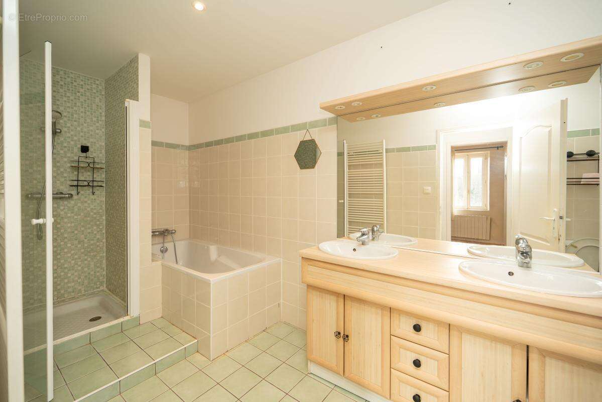 Maison à LABRUGUIERE