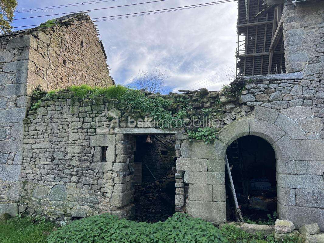 Maison à BAZOUGES-LA-PEROUSE
