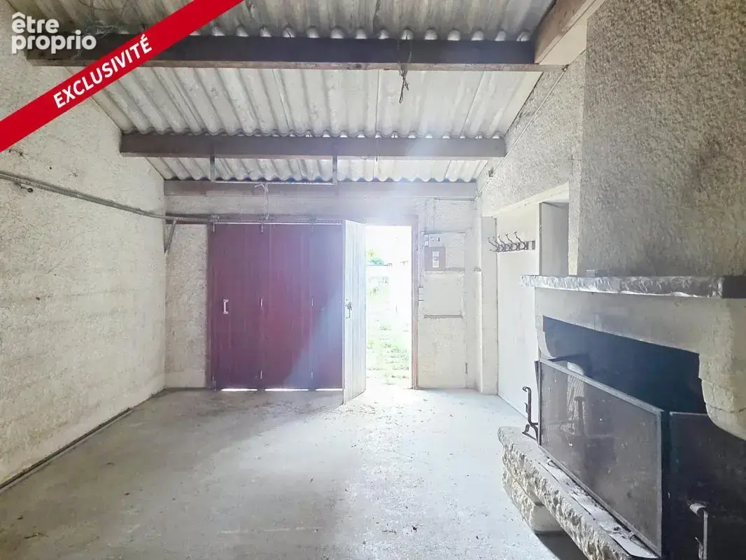 Saint-Jean-d’Angély – Maison à rénover 73 m², garage et terrain - photo 7