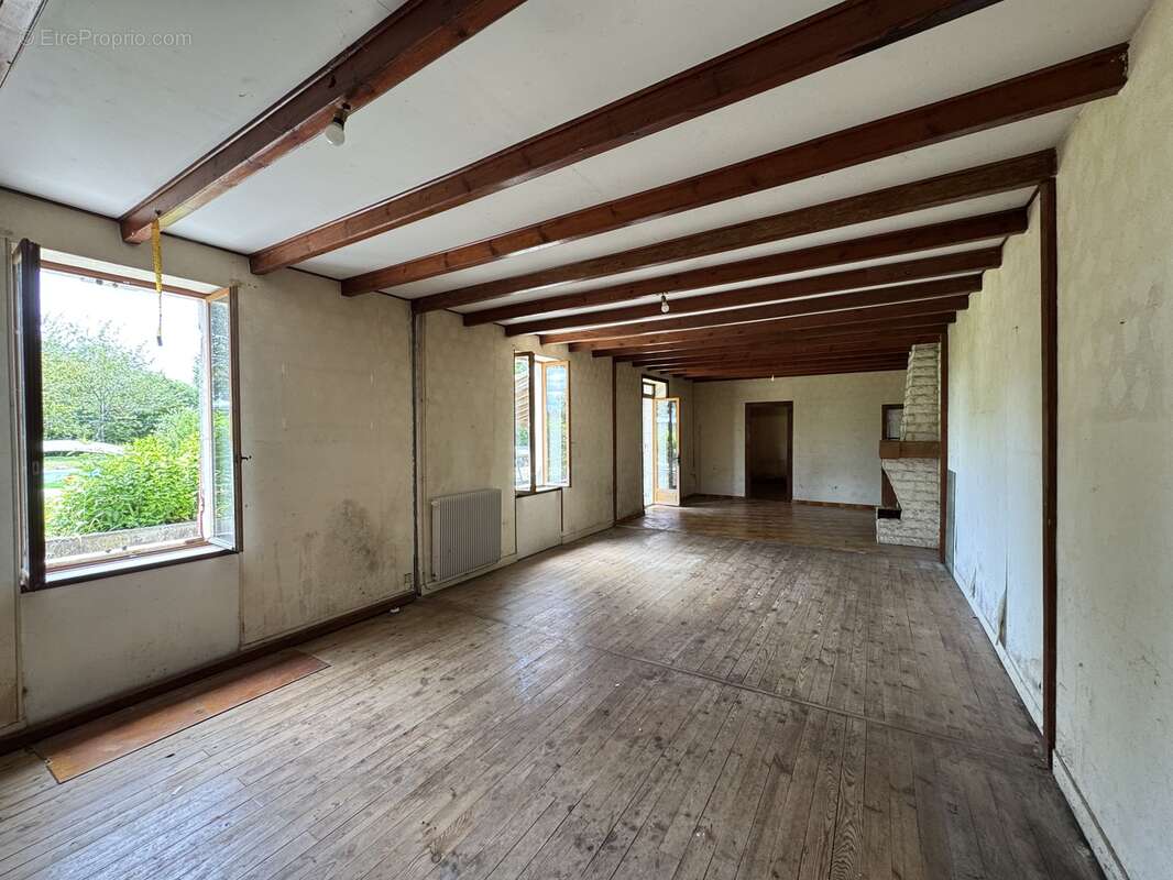 Maison 120 m² à Salles-De-Barbezieux  - photo 18