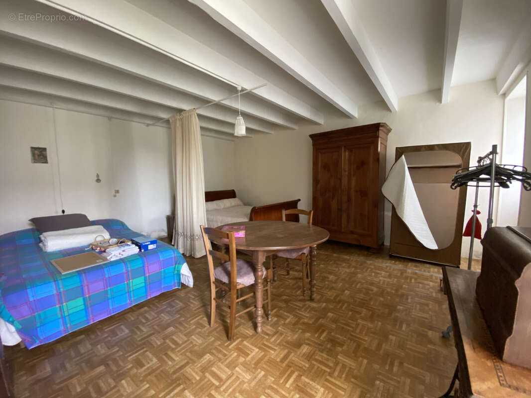 Maison à MARILLAC-LE-FRANC