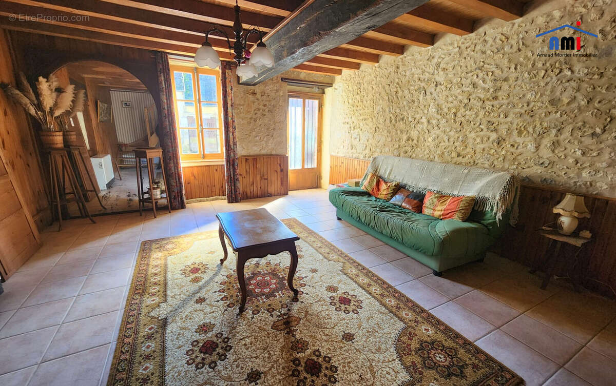 Maison à MOUTIERS-AU-PERCHE