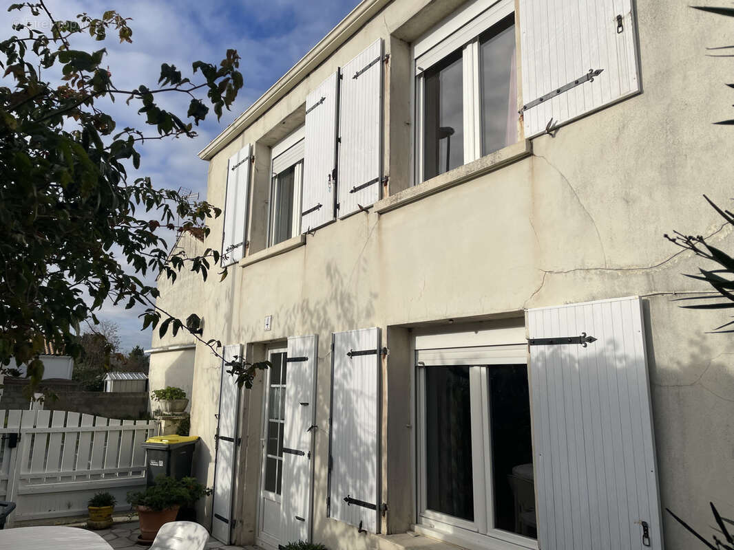 Maison à CROIX-CHAPEAU