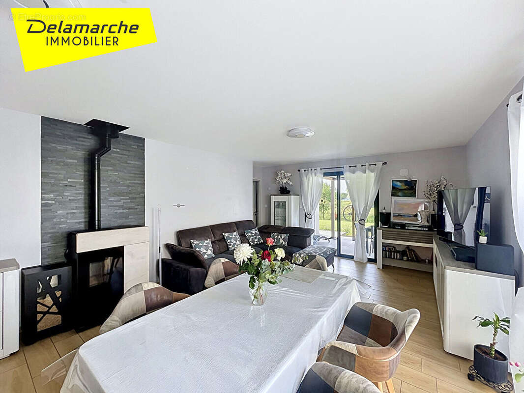 Maison RARE A LA VENTE de Plain pied à Ducey-les Chéris quatre chambres et proche commerces  et A 84 - photo 7