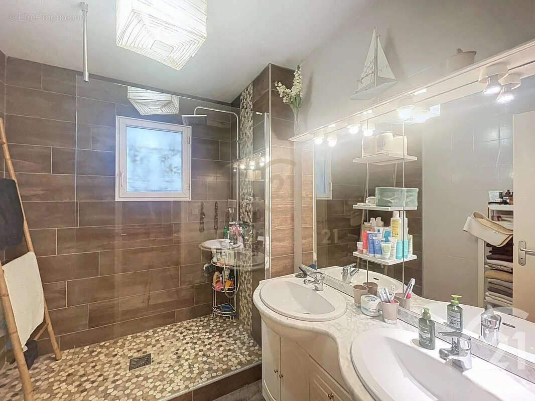 Maison à MOIDIEU-DETOURBE