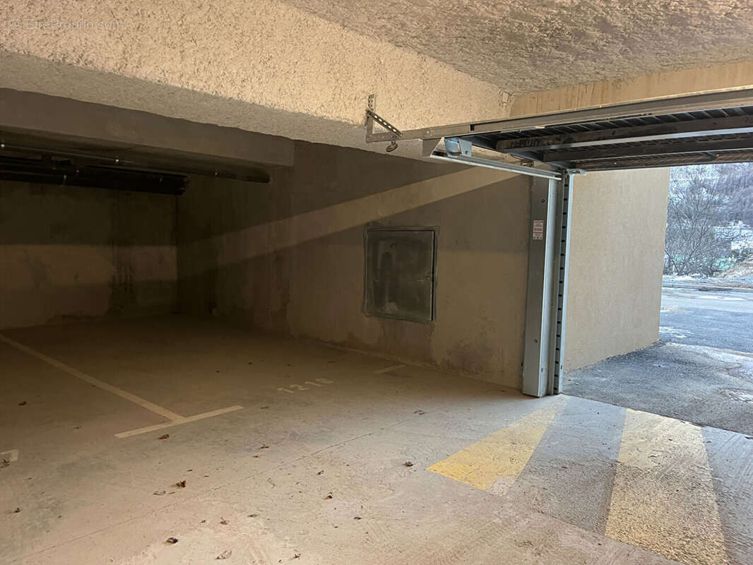 Autre à SAINT-ETIENNE-DE-TINEE