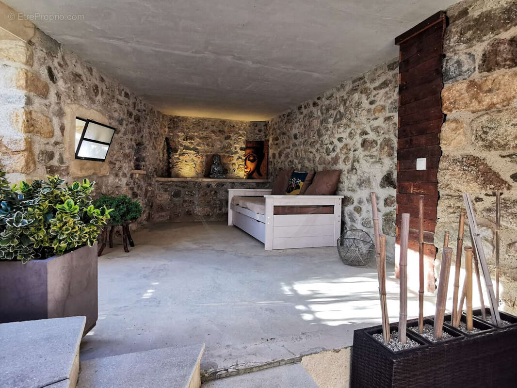 Maison à LES OLLIERES-SUR-EYRIEUX