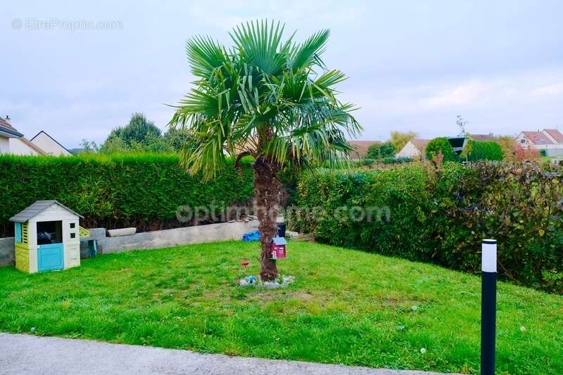 Maison à DEMOUVILLE