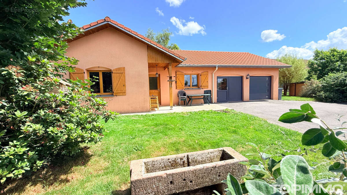 Maison à JEANMENIL