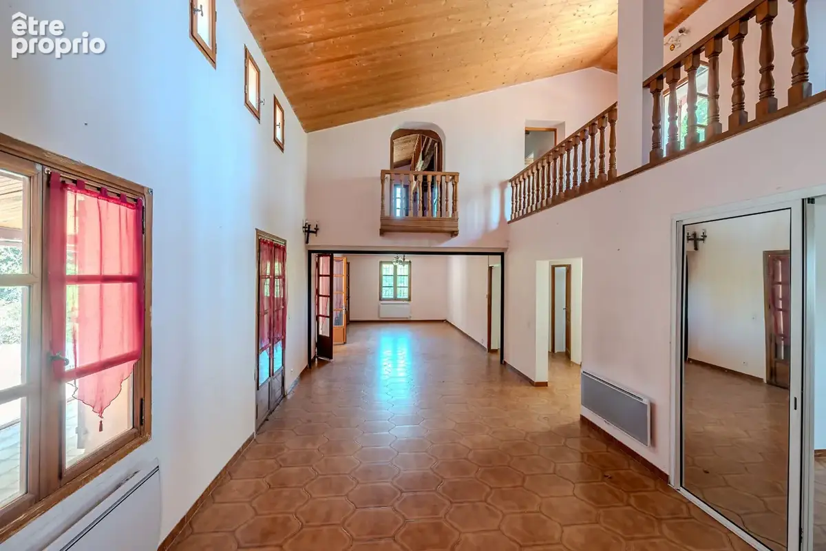Propriété de 523 m² à rénover, terrain plat  5900m² à 15min d'Aix en Provence - photo 7