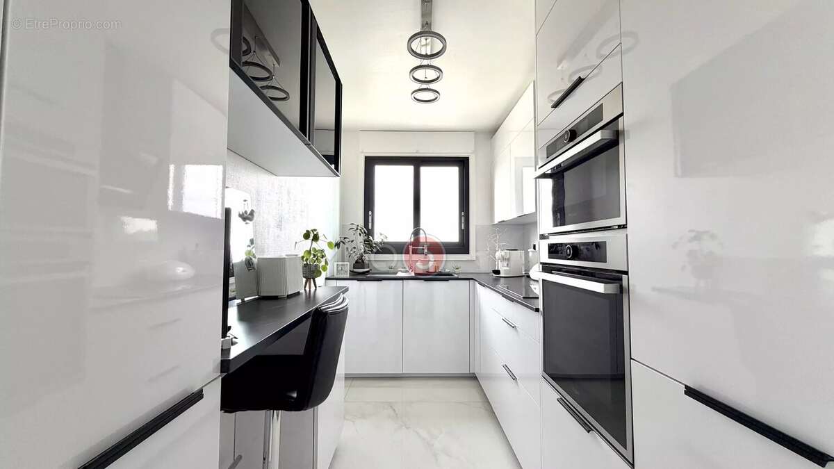 Appartement 76 m² à Le Raincy  - photo 2