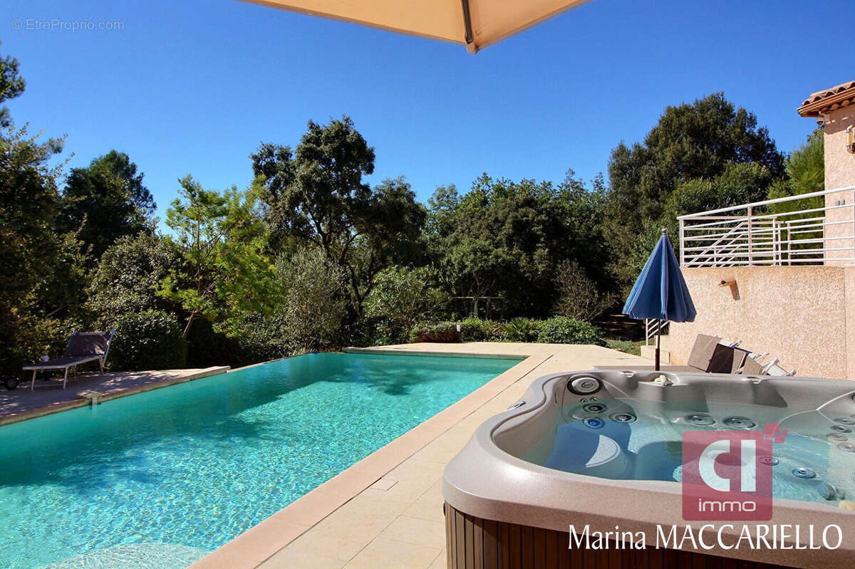 Maison à FORCALQUEIRET