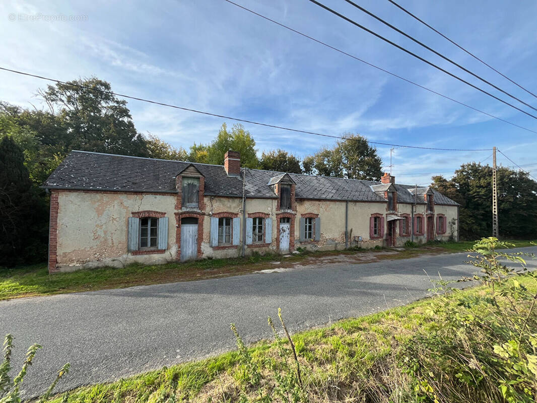 Maison à IVOY-LE-PRE