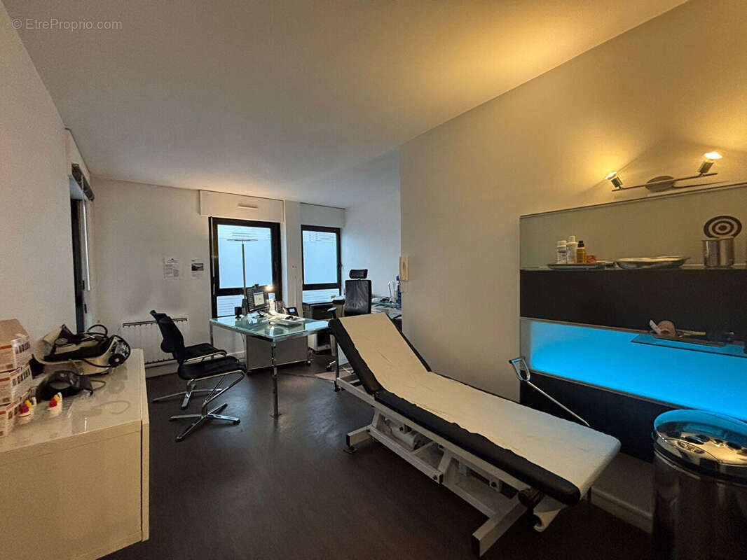 Commerce à ENGHIEN-LES-BAINS