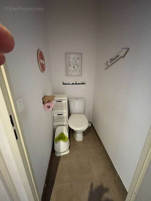 T4 Dernier étage, 2 grand garages avec cour privative - photo 14