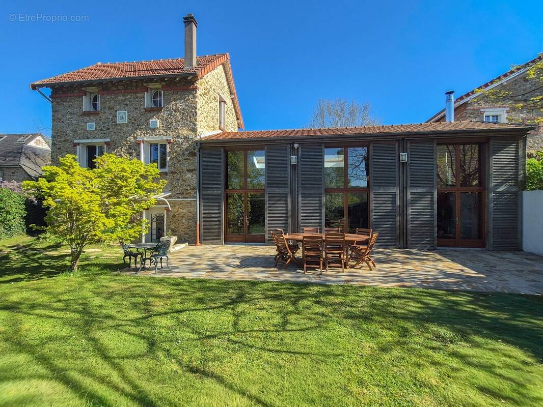 Maison à BURES-SUR-YVETTE