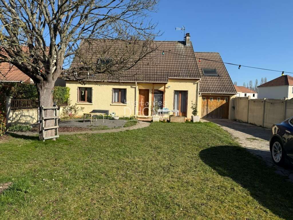 Maison à FONTENAY-TRESIGNY