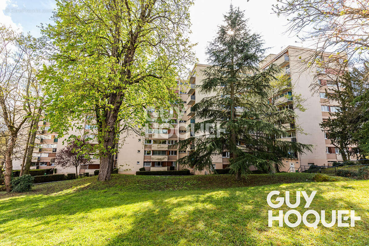Appartement à SAVIGNY-SUR-ORGE