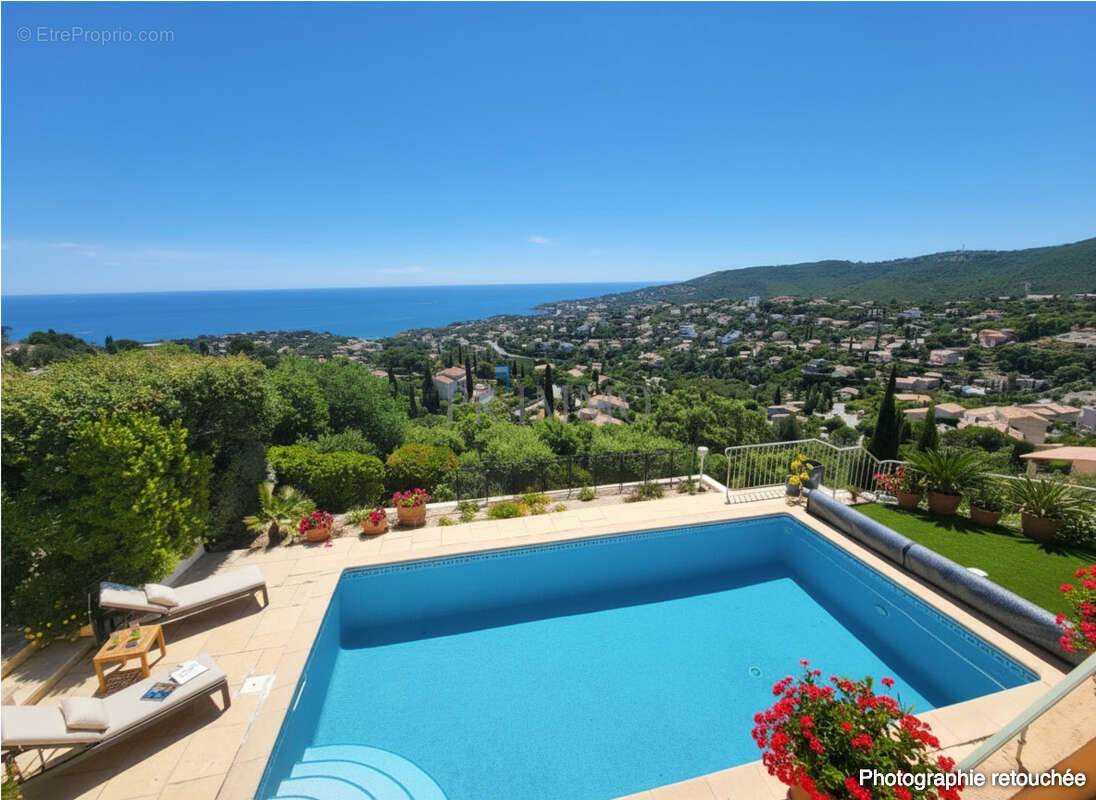 Maison à ROQUEBRUNE-SUR-ARGENS