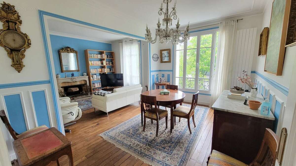 Appartement à NANTERRE