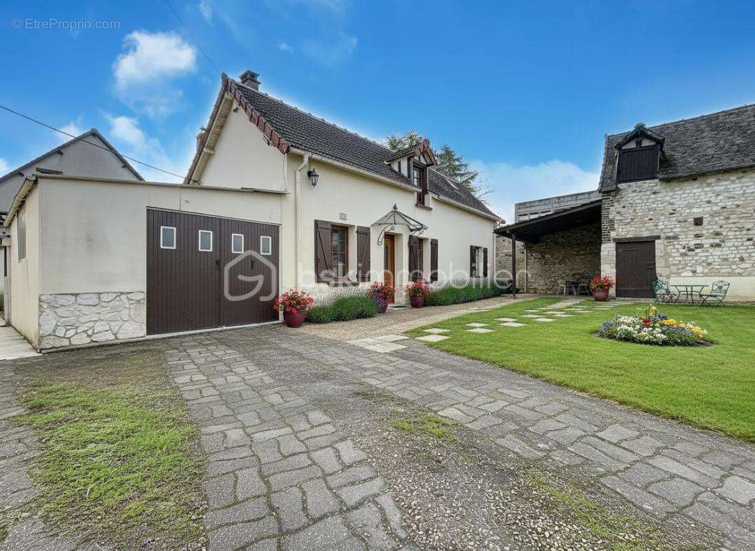 Maison à SAINT-ETIENNE-DU-ROUVRAY