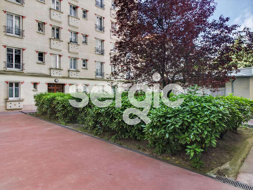Appartement à PARIS-14E
