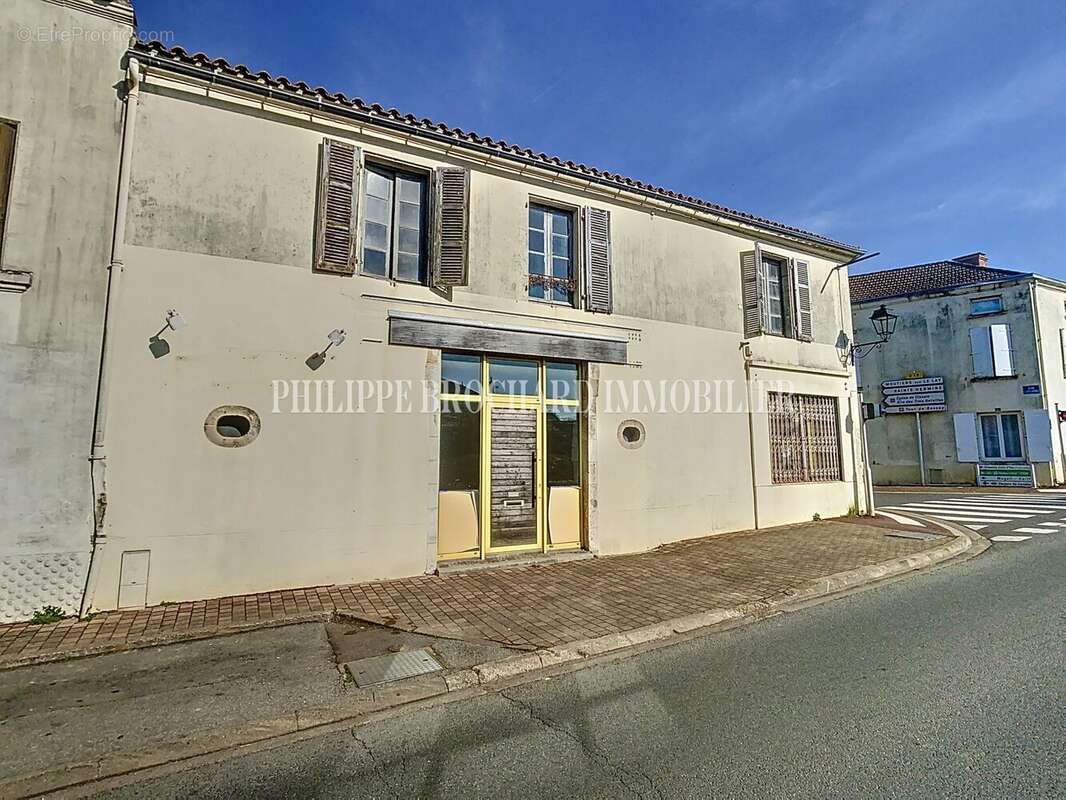 Commerce à MAREUIL-SUR-LAY-DISSAIS