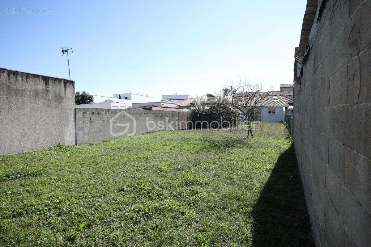 Maison à PAREMPUYRE