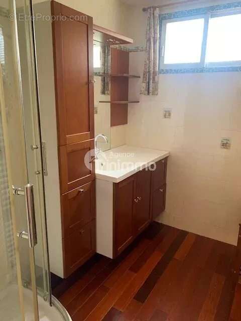 Appartement à SAINT-LAURENT-DU-VAR