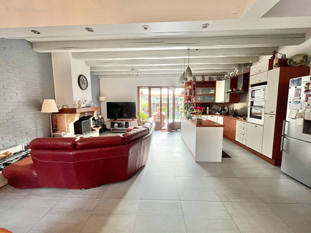 Maison à SARTROUVILLE