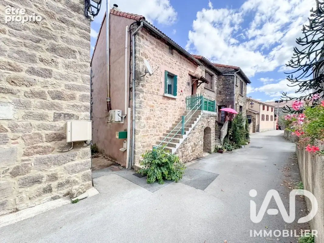 Photo 1 - Maison à SAINT-VICTOR-ET-MELVIEU
