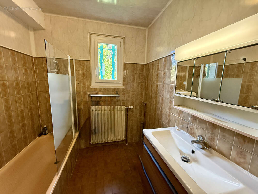 Sublime propriété T 7 avec 2 garages sur un terrain de 1480 m2 - photo 15