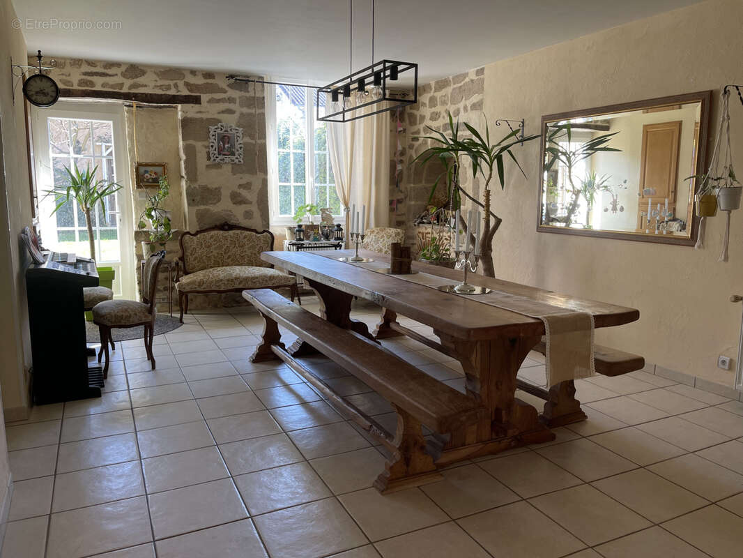 Maison à NANTIAT