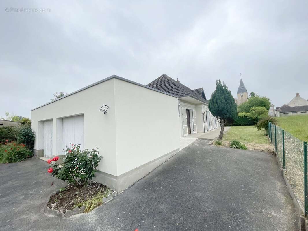 Maison 136 m² à Teloche  - photo 7