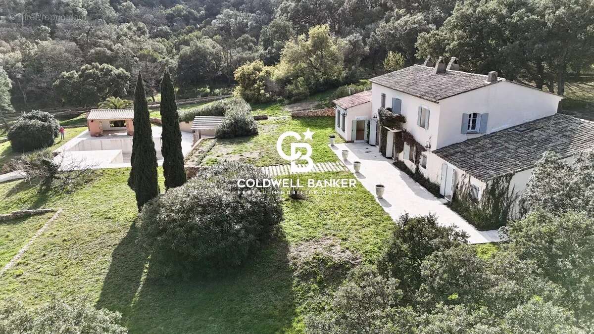 Maison à PLAN-DE-LA-TOUR