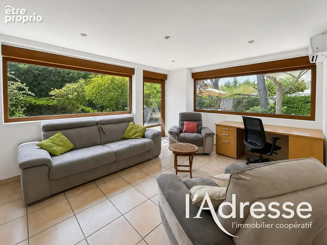 Maison La Ciotat - 7 pièces - 156 m2 - photo 2