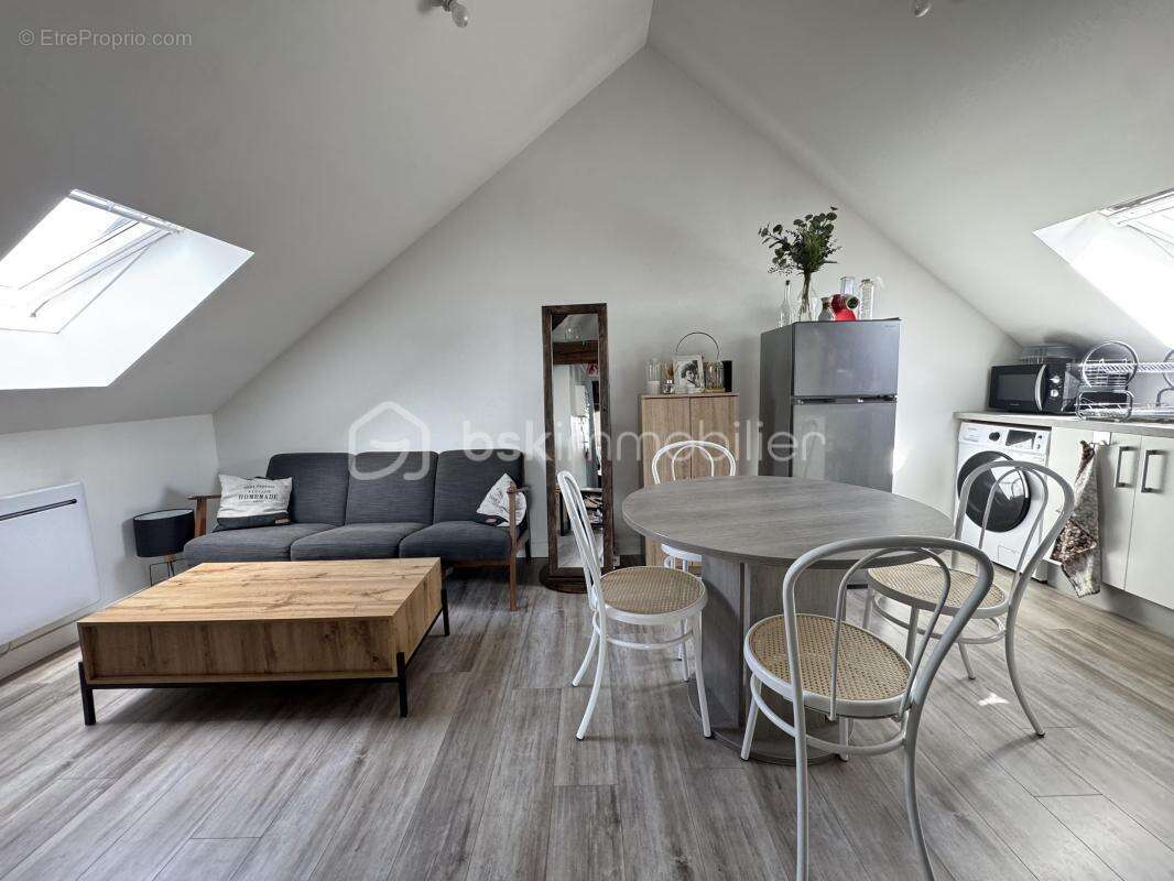 Appartement à LA CHAPELLE-SAINT-MESMIN