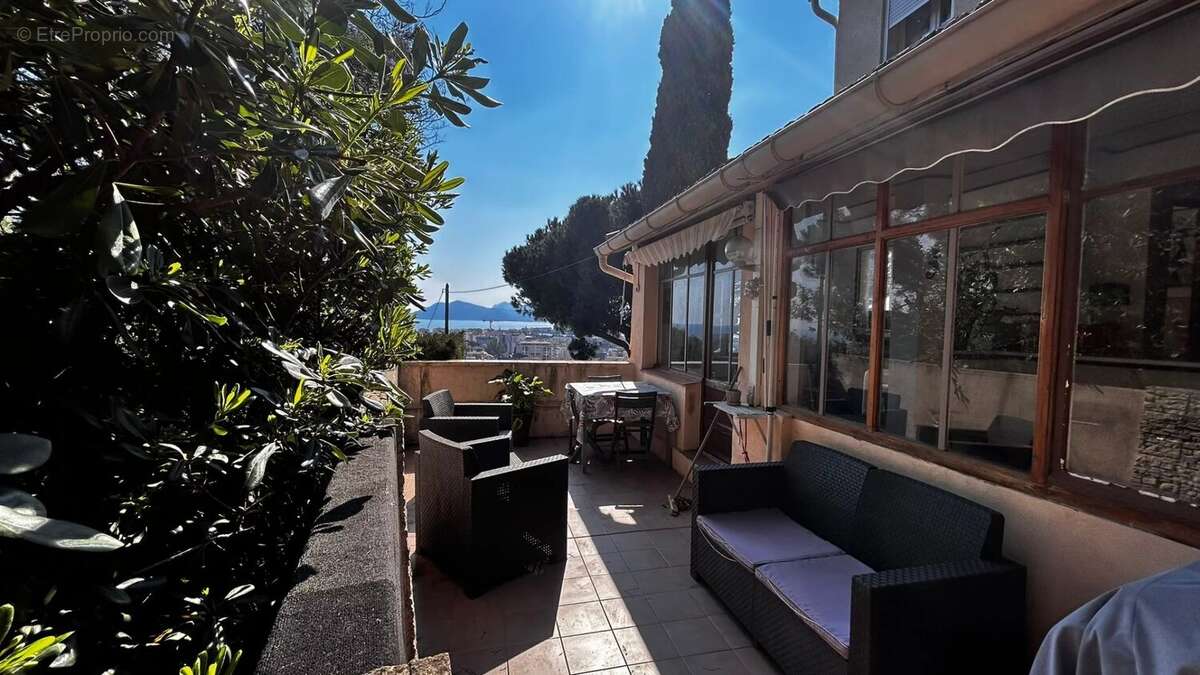 A vendre - Cannes - Vue mer   Appartement  2/3 pièces de 62 m²  + Terrasse de 15 m² + Jardin - photo 6