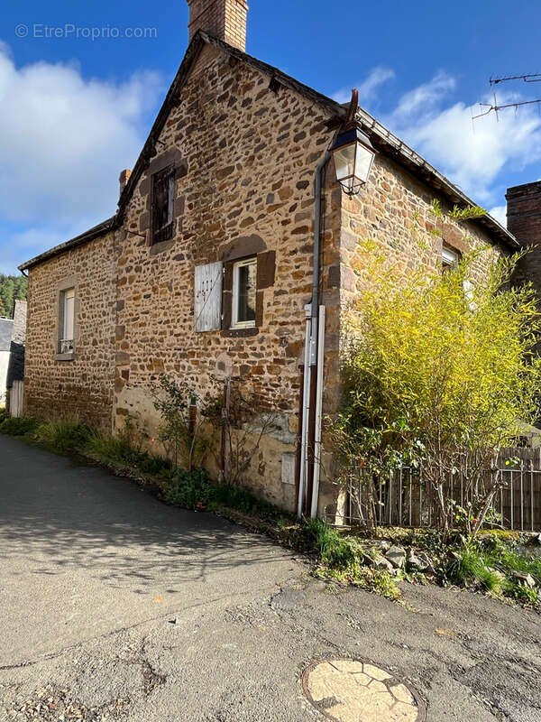 Maison à SAINT-LEONARD-DES-BOIS