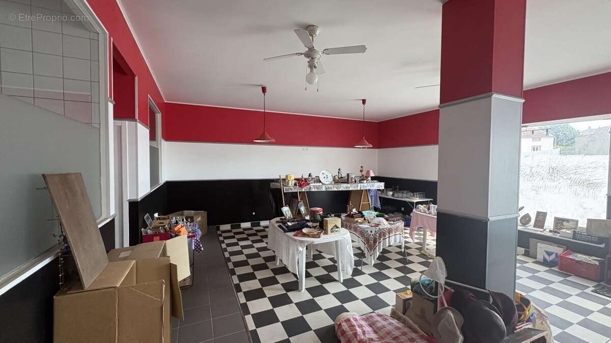 Opportunité à Saisir à Commentry (03) : Immeuble Mixte - Local Commercial + Habitation à l'Étage - photo 22