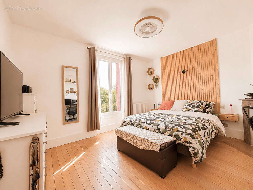 Maison meulière dans le centre ville - photo 9