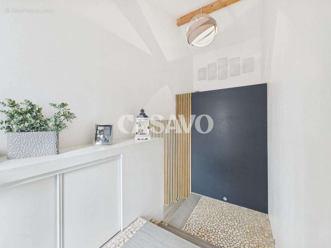 Maison à REVENTIN-VAUGRIS