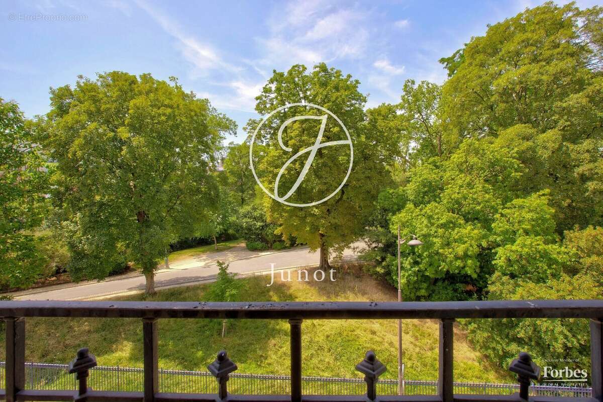 Paris 14e - RUE ROLI - Appartement à vendre - 3 pièces - 68,04m² Carrez - 1/2 chambres - Vue dégagée sur le parc. - photo 7