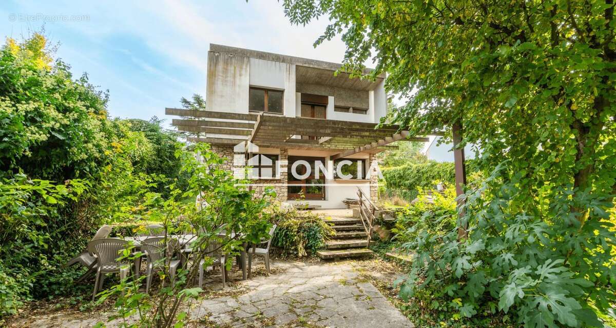 Maison à L'ETANG-LA-VILLE